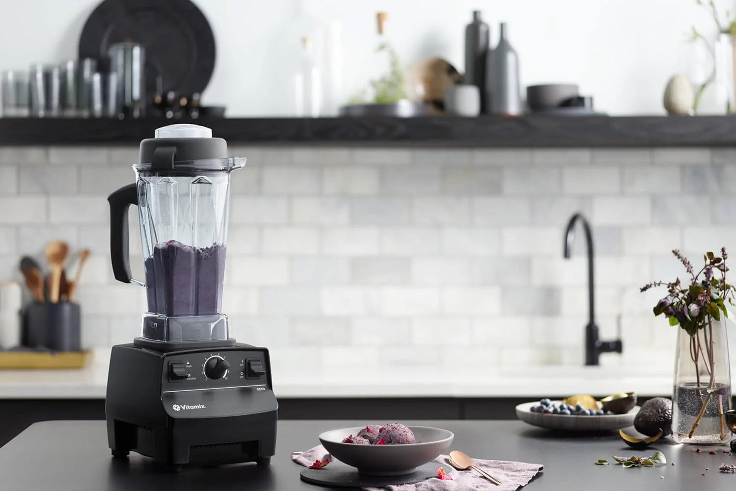 Vitamix 5200 Blender, Professional-Grade, 64 oz Container, Self-Cleaning, Black
