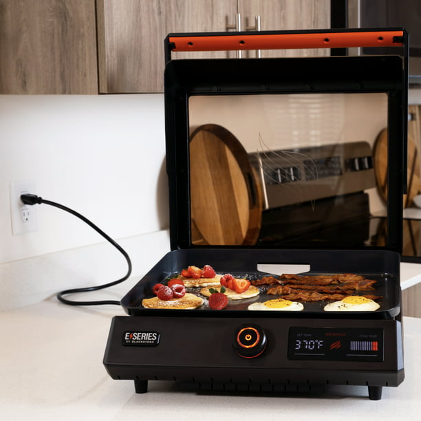2025 Blackstone E-Series 17" Electric Tabletop Griddle with Hood, Black