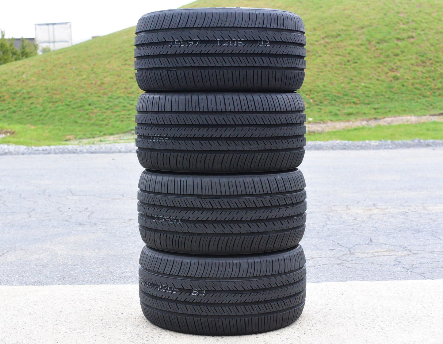 A pair of 2 (2)265/35R20 99Y XL high performance all-season tires fit: 2015-23 Ford Mustang EcoBoost Premium, 2012-13 Audi A7 Quattro Base