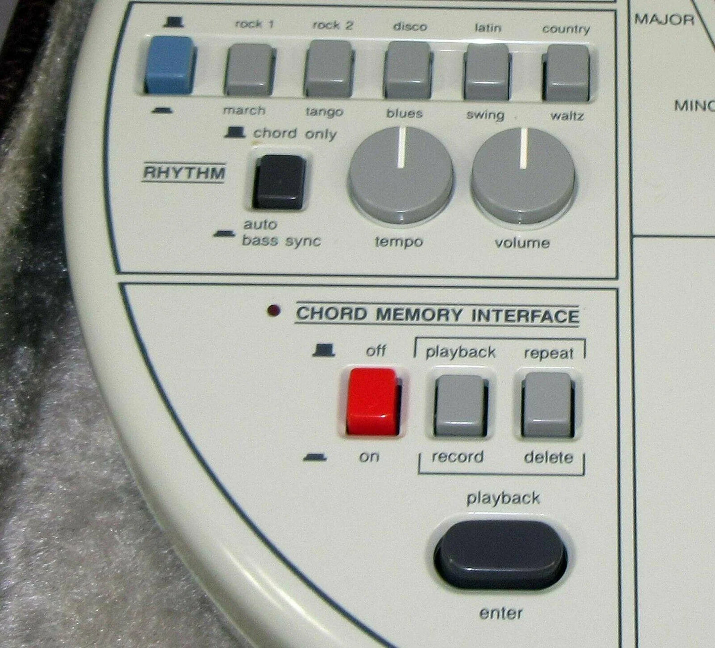 Suzuki Omnichord OM 84 System Two w/ Hard Case Power Supply Manual TESTED! WORKS