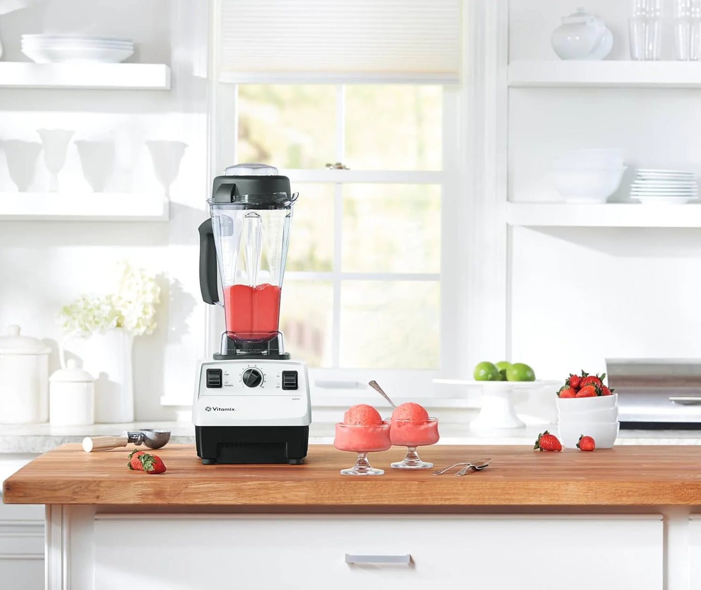 Vitamix 5200 Blender, Professional-Grade, 64 oz Container, Self-Cleaning, Black